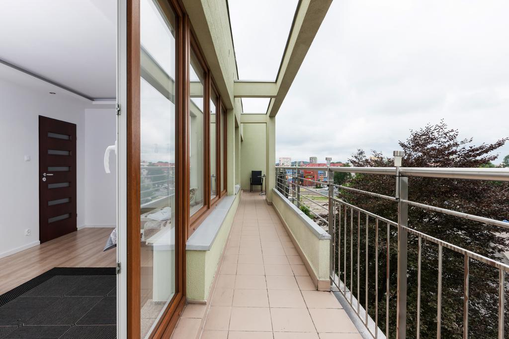 Riverside Apartment With Balcony By Noclegi Renters Świnoujście Exterior foto